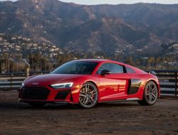 Новый Audi R8 придется ждать на два года дольше