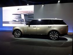 Потрогай меня: первый обзор нового поколения Range Rover