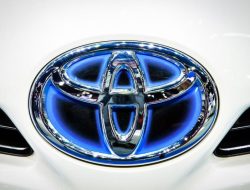 Раскрыт список самых дорогих автомобильных марок