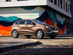 Стартовали продажи Lada XRay с упрощенной мультимедийной системой