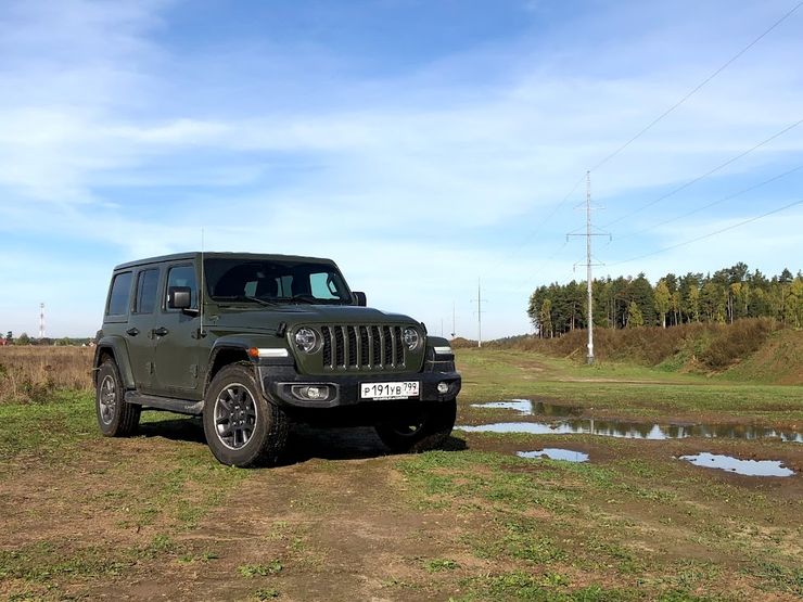 Таблетка от жадности: тест-драйв Jeep Wrangler Sahara 80th Anniversary