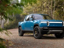 Tesla обвинила Rivian в промышленном шпионаже