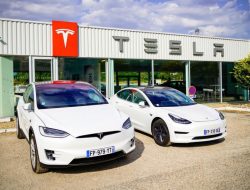 Tesla отчиталась о рекордных продажах на фоне дефицита чипов