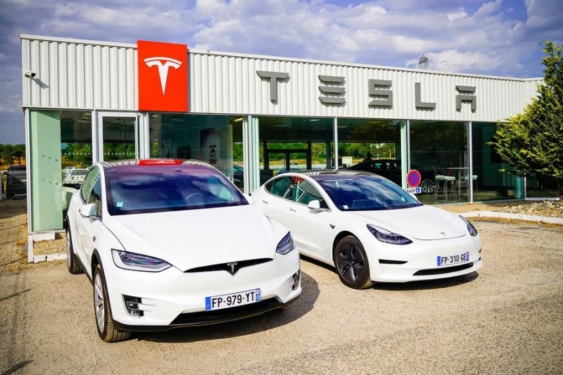 Tesla отчиталась о рекордных продажах на фоне дефицита чипов