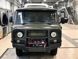 УАЗ представил новую «Буханку» с кондиционером и силовыми бамперами