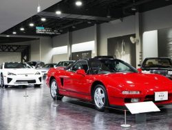 В экспозицию музея Toyota добавили спорткупе Honda NSX