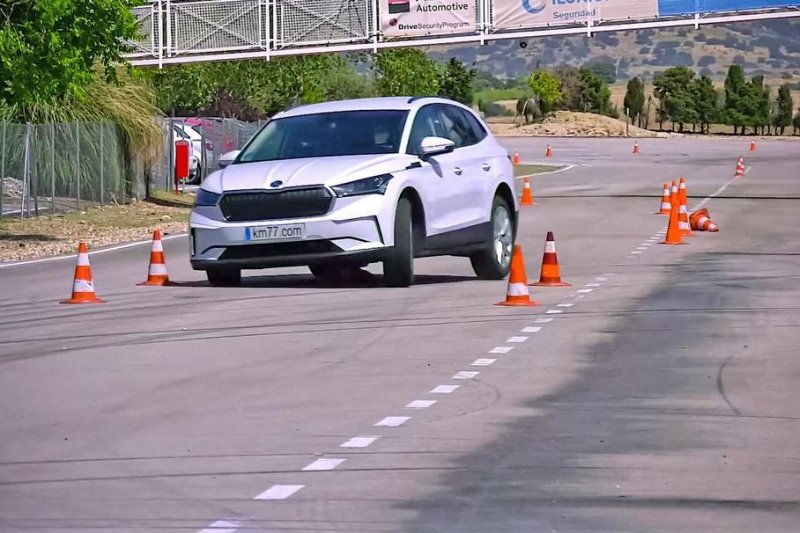 Видео: первый электрический кроссовер Skoda с треском провалил «лосиный тест»