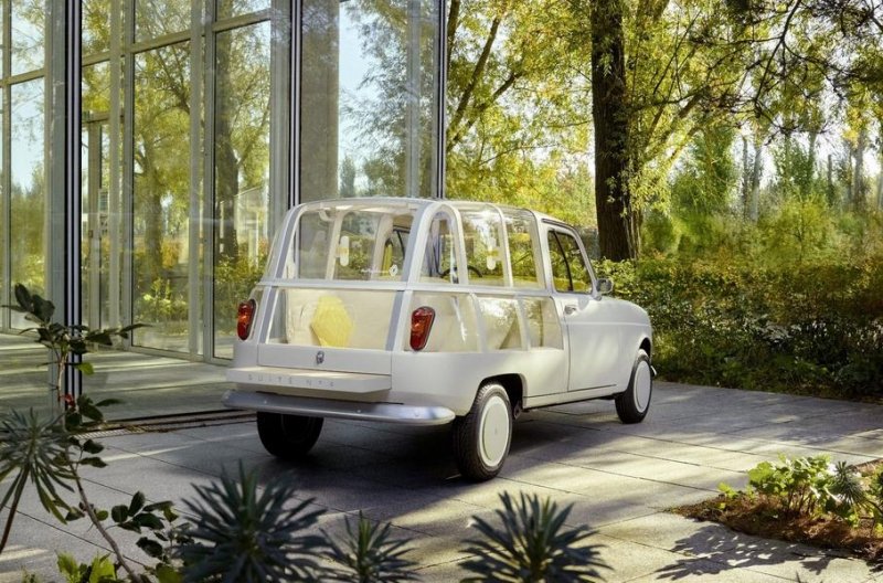 Винтажный Renault 4 превратили в мини-отель на колесах