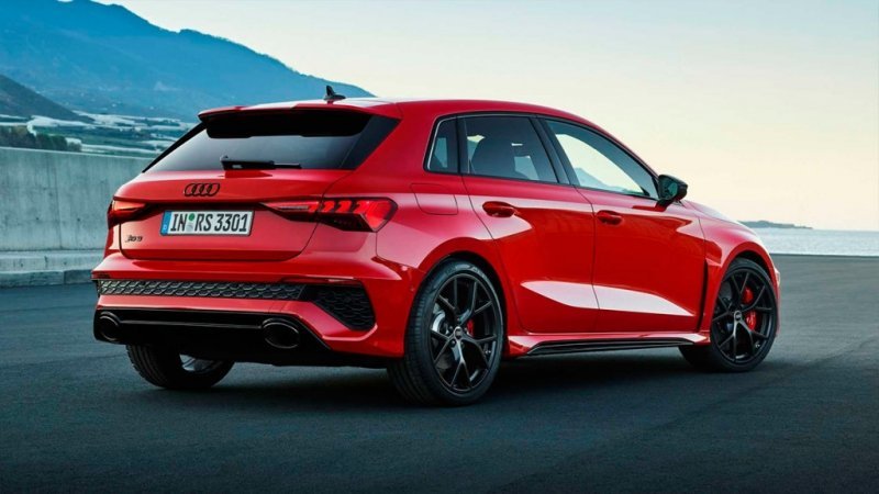 
            Audi раскрыла все новинки для России в 2022 году
        