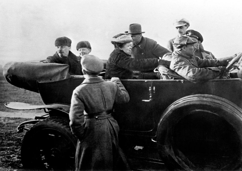 
            На чем ездила элита СССР. Экзотические модели и их владельцы
        
