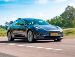 Tesla начнет экономить на доставке автомобилей. Что это значит?