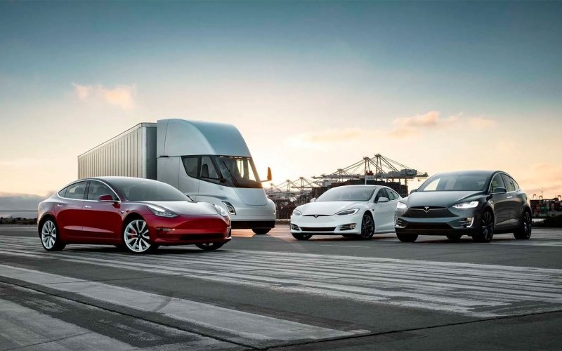 
            Глава Tesla назвал причины задержки выпуска новых электромобилей
        