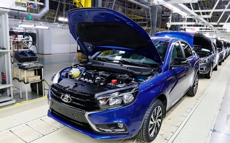 
            Сколько бензина заливают в новые машины? АвтоВАЗ раскрыл секрет
        