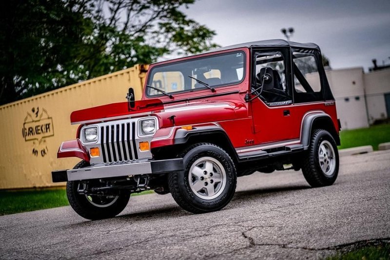 34-летний Jeep Wrangler продают в полтора раза дороже нового