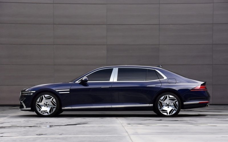 
            Genesis рассекретил дизайн нового G90
        