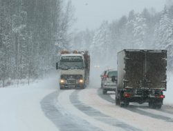 Зачем опытные водители возят с собой марганцовку зимой
