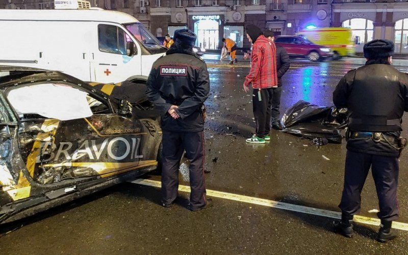 
            219 км/ч по Кутузовскому: в страшном ДТП разбился блогер на BMW
        