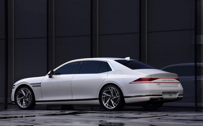 
            Genesis рассекретил дизайн нового G90
        