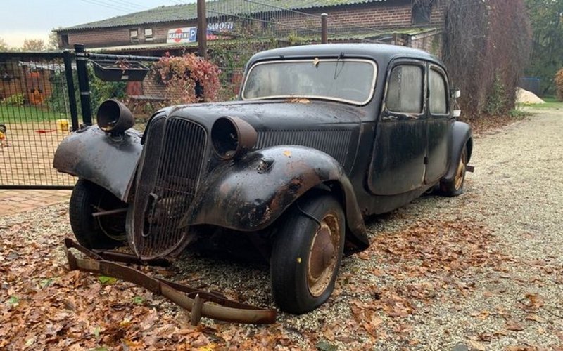 
            Редкий Citroen 1949 года нашли в заброшенном гараже. Фото
        
