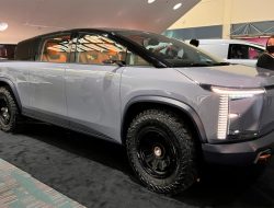 В Канаде разработали пикап на солнечных батареях в стиле Tesla Cybertruck