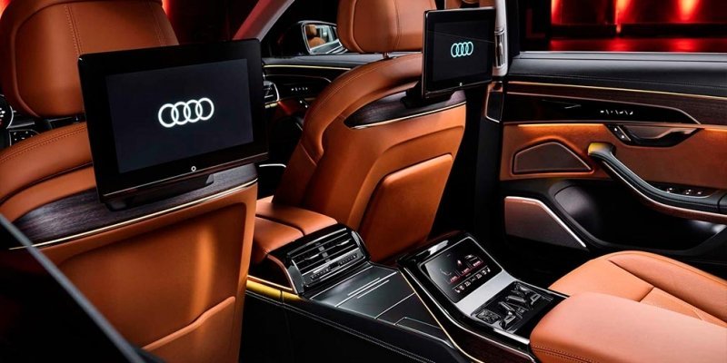 
            Audi обновила флагманский седан A8
        