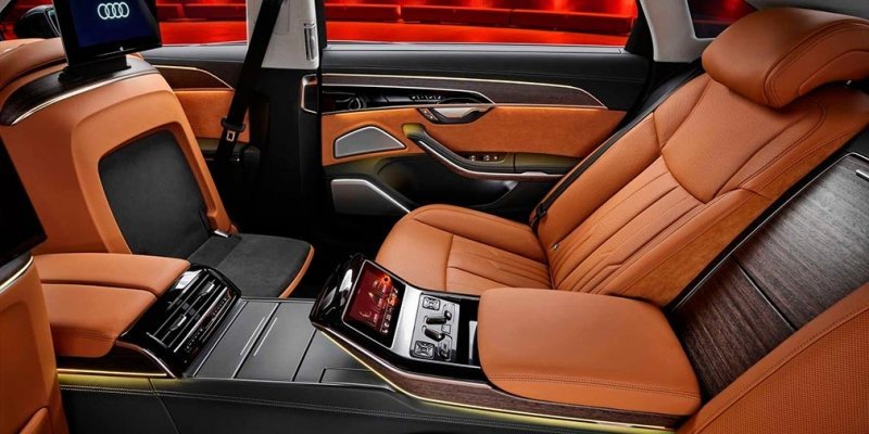 
            Audi обновила флагманский седан A8
        