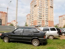 Штраф-ловушка: водитель показал, как нельзя парковаться во дворе дома