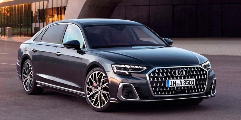 
            Audi обновила флагманский седан A8
        
