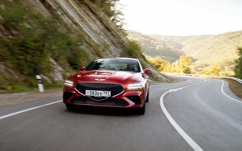 
            Хозяин дома. Тест-драйв Genesis G70 и GV70
        