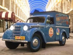 68-летний фургон на базе «Москвича» продают в России по цене Toyota Land Cruiser 300
