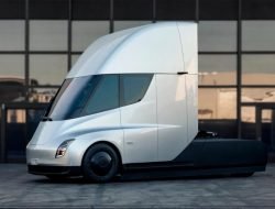 Электрический грузовик Tesla может выйти раньше намеченного срока