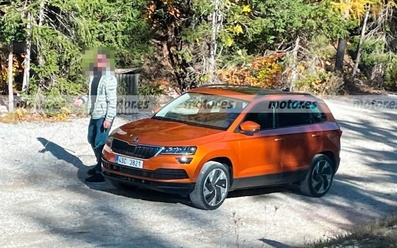 
            Обновленный Skoda Karoq рассекретили до премьеры
        
