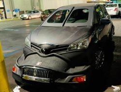 В Калифорнии заметили очень странный Toyota Yaris. Фото
