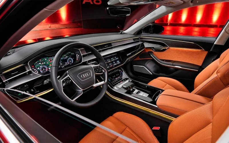 
            Audi обновила флагманский седан A8
        