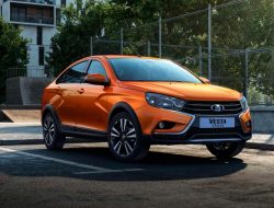 Продажи АвтоВАЗа рухнули на треть из-за дефицита микрочипов