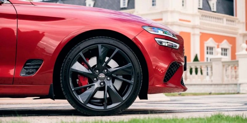 
            Хозяин дома. Тест-драйв Genesis G70 и GV70
        