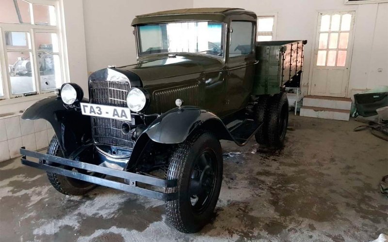 
            В Берлине ГАЗ-АА 1932 года выставили на продажу за ₽9 млн. Фото
        