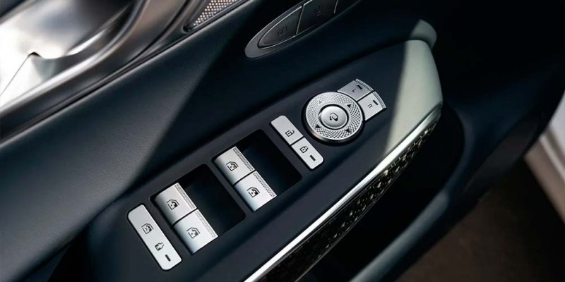 
            Хозяин дома. Тест-драйв Genesis G70 и GV70
        