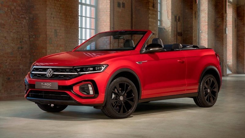 
            Volkswagen обновил кроссовер и кабриолет T-Roc
        