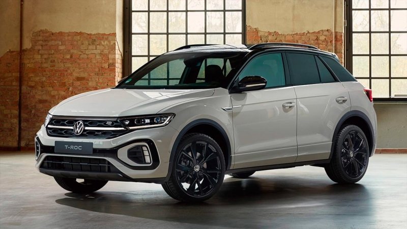 
            Volkswagen обновил кроссовер и кабриолет T-Roc
        