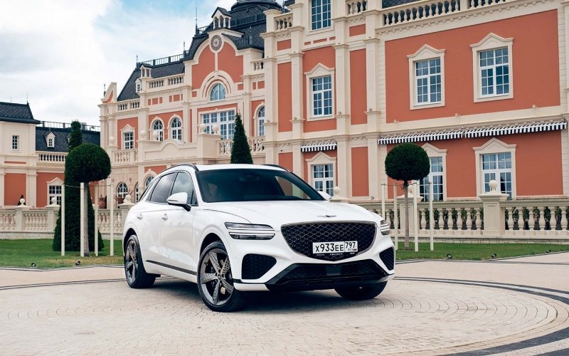
            Хозяин дома. Тест-драйв Genesis G70 и GV70
        
