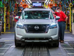 Американский завод Nissan приступил к сборке новых Pathfinder для российского рынка