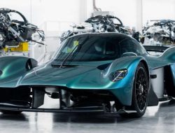 Aston Martin собрал первый серийный экземпляр гиперкара Valkyrie