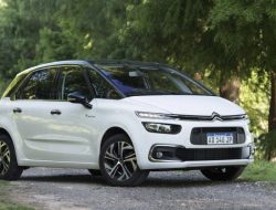 Босс Citroen намекнул на скорый отказ от минивэнов