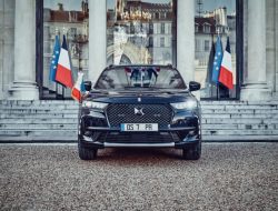 Броня и «капитанские» кресла: представлен новый DS7 Crossback для президента Франции