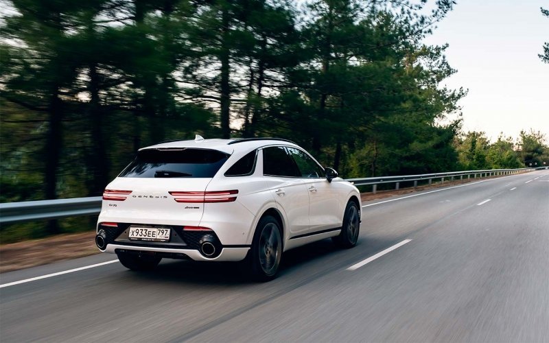 
            Хозяин дома. Тест-драйв Genesis G70 и GV70
        