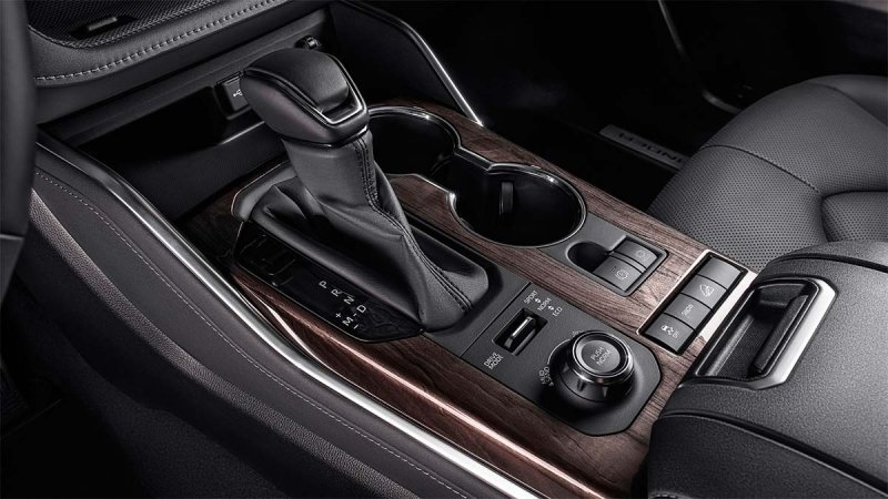 
            Toyota начала российские продажи модернизированного Highlander
        