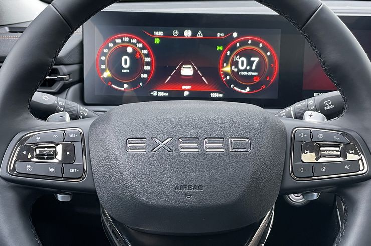 Чем премиальней шкаф, тем громче падает: тест-драйв обновленного Exeed TXL