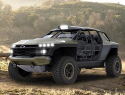 Chevrolet Silverado превратили в экстремальный вездеход Beast