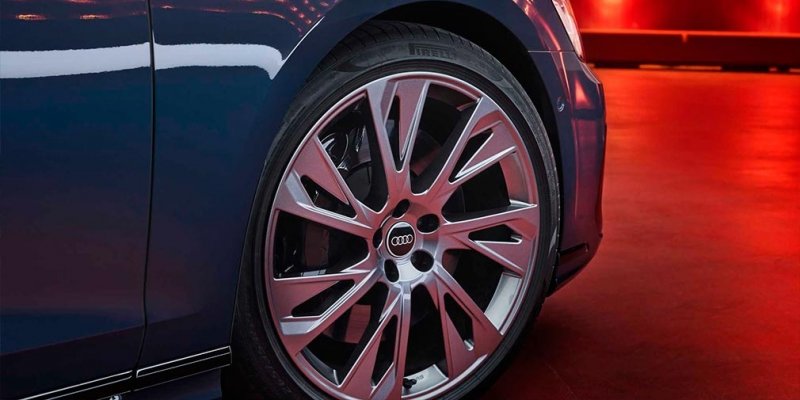 
            Audi обновила флагманский седан A8
        